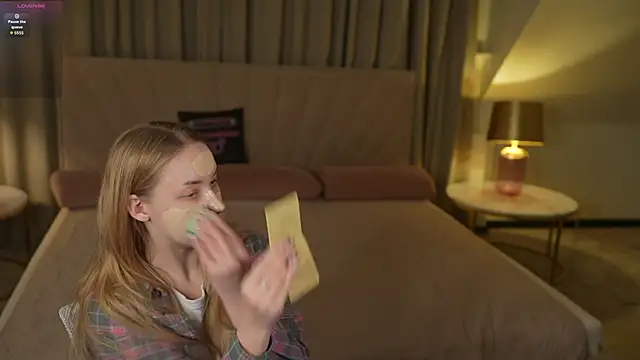 Linda054 online show from November 2025 01:28:01 AM