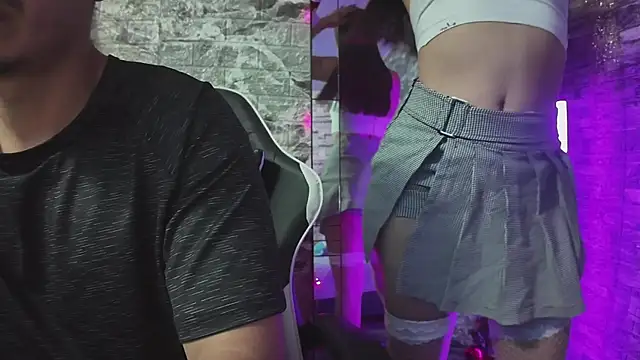 HotCouple 697 online show from December 2025 01:30:02 AM