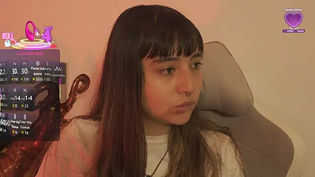 Snapshot of emitaa17228o chatting on October 2025 08:10:01 PM emitaa17228o online show from October 2025 08:10:01 PM