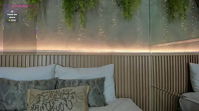 Lana Lann online show from December 2025 01:21:02 PM