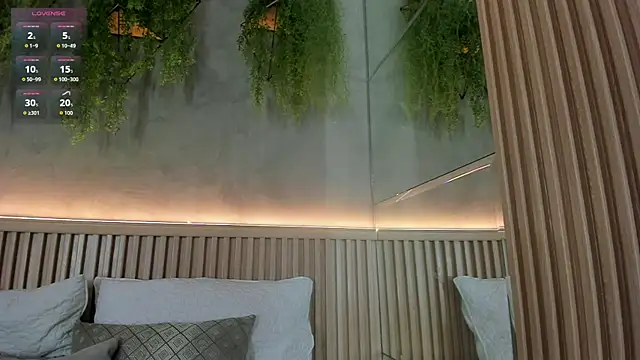 Lana Lann online show from November 2025 12:42:01 PM