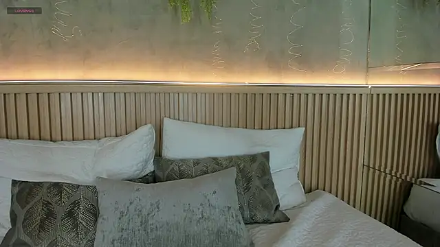 Lana Lann online show from March 2026 12:13:01 PM