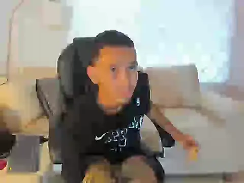 tonny 23cm  online show from October 2025 06:31:02 PM