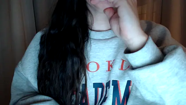 Snapshot of Sandysecret chatting on October 2025 09:03:01 PM Sandysecret online show from October 2025 09:03:01 PM