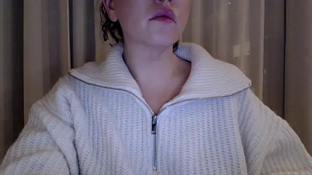 Snapshot of Sandysecret chatting on March 2025 08:22:01 PM Sandysecret online show from March 2025 08:22:01 PM