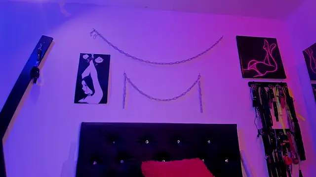 Little Naughtty online show from April 2026 11:17:01 AM