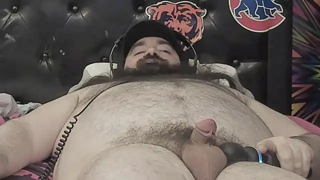 Snapshot of Dominant_BEAR chatting on October 2025 01:40:02 AM Dominant BEAR online show from October 2025 01:40:02 AM
