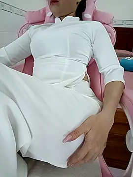 Snapshot of ___Erin___ chatting on October 2025 04:08:02 PM Erin online show from October 2025 04:08:02 PM