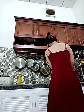 Snapshot of ___Erin___ chatting on November 2025 03:43:02 AM Erin online show from November 2025 03:43:02 AM