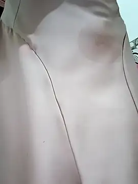 Snapshot of ___Erin___ chatting on November 2025 04:11:02 PM Erin online show from November 2025 04:11:02 PM