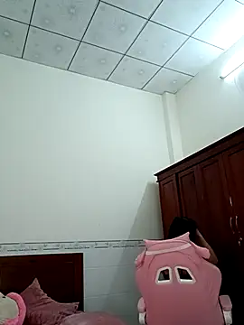    Erin    online show from April 2026 02:18:01 AM