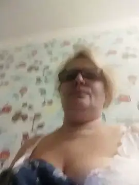 Forest-Lady online show from September 2025 10:47:01 AM