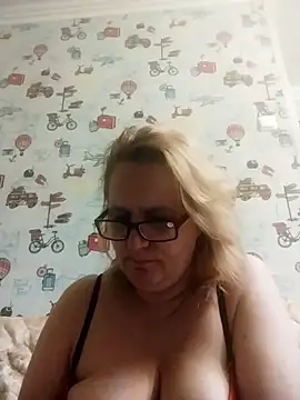 Forest-Lady online show from September 2025 12:26:01 PM