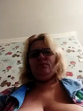 Forest-Lady online show from September 2025 03:29:02 PM