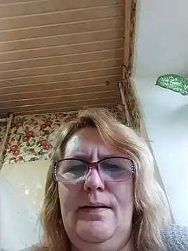 Forest-Lady online show from November 2025 10:42:02 AM