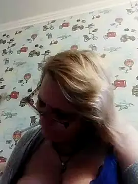 Forest-Lady online show from February 2025 02:57:01 PM