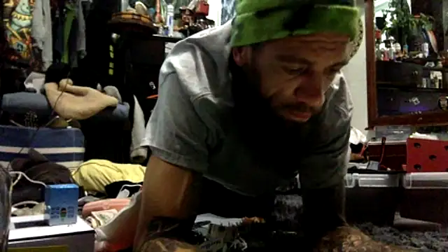 Snapshot of Robriguezxxx chatting on October 2025 05:04:02 AM Robriguezxxx online show from October 2025 05:04:02 AM