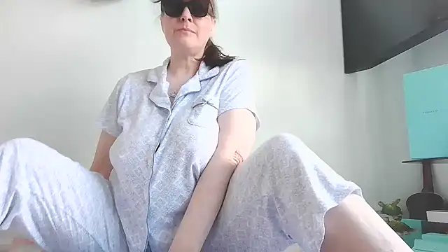 BlueEyezIrish online show from October 2025 07:48:02 PM