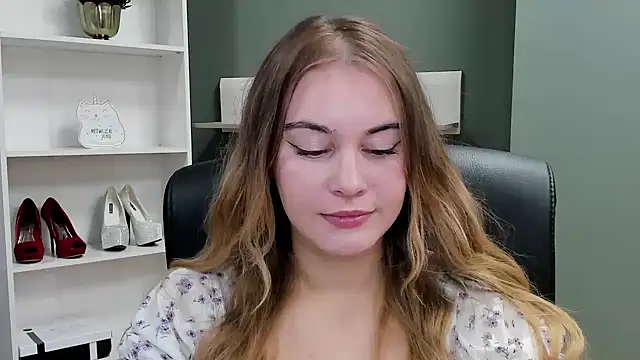 kitty valeria online show from November 2025 10:03:02 PM