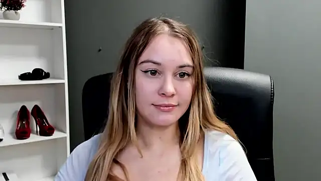 kitty valeria online show from February 2026 03:45:01 PM