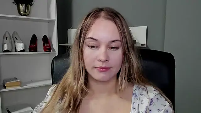 kitty valeria online show from December 2025 09:58:02 PM