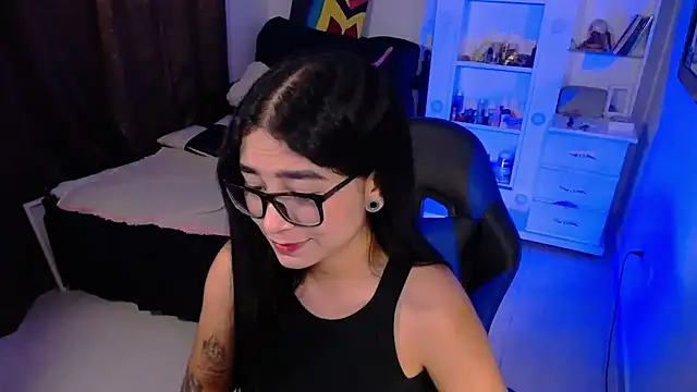 Snapshot of thalia_066 chatting on September 2025 08:48:01 PM thalia 066 online show from September 2025 08:48:01 PM