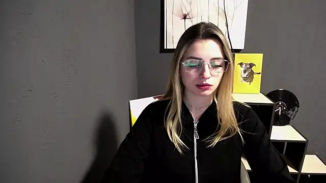 lady olivia  online show from April 2026 12:14:02 PM