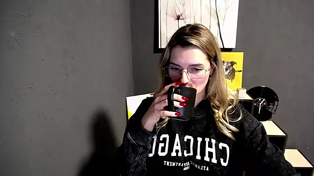 lady olivia  online show from February 2026 05:24:01 PM