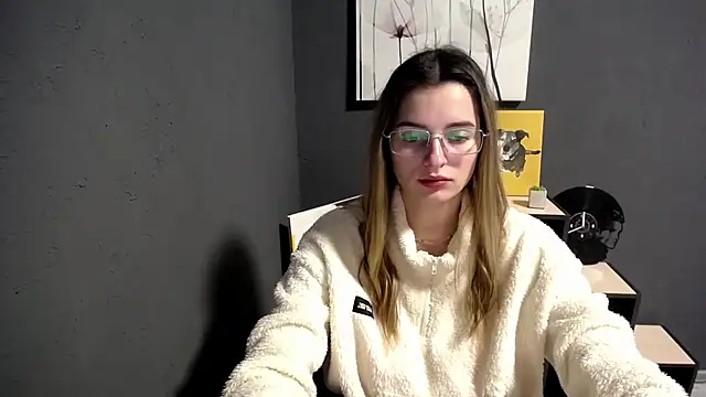 Snapshot of lady_olivia_ chatting on November 2025 01:21:02 PM lady olivia online show from November 2025 01:21:02 PM