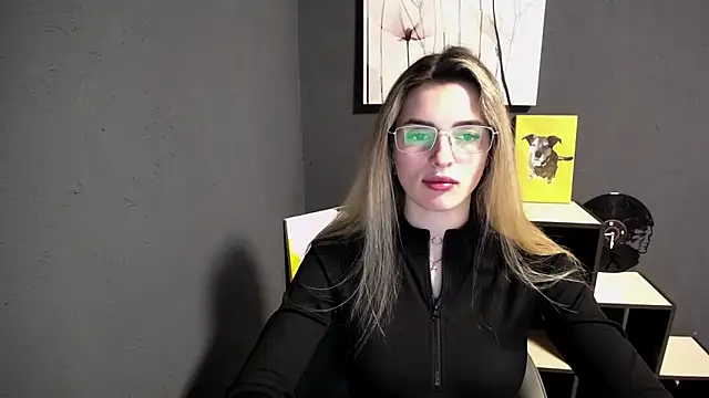 lady olivia  online show from April 2026 01:13:02 PM