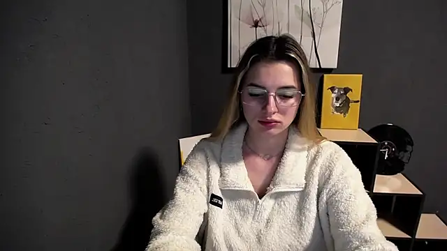 lady olivia  online show from April 2026 05:31:01 PM