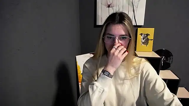 lady olivia  online show from April 2026 01:04:02 PM