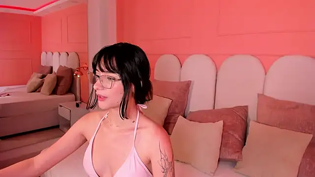 emilly williams  online show from January 2025 08:14:01 PM