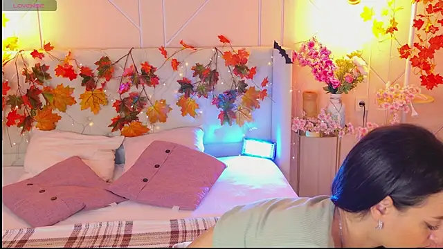 Lolly Neal online show from November 2025 04:51:02 AM