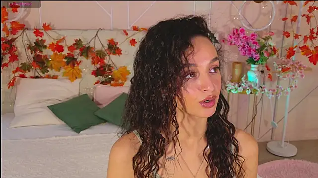 Lolly Neal online show from November 2025 04:56:02 AM