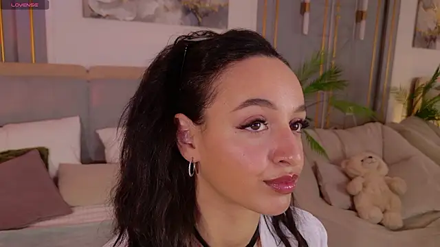 Lolly Neal online show from March 2026 03:41:02 PM