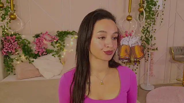 Snapshot of Lolly_Neal chatting on October 2025 04:58:01 AM Lolly Neal online show from October 2025 04:58:01 AM