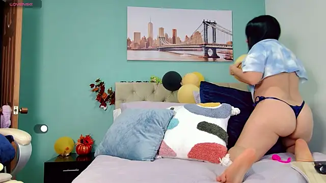 yanella fire online show from November 2025 01:31:01 AM