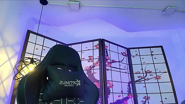 Victoria Adams14 online show from November 2025 07:01:01 AM