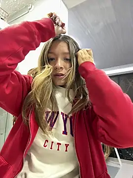 Snapshot of Victoria_Adams14 chatting on January 2026 02:51:01 AM Victoria Adams14 online show from January 2026 02:51:01 AM