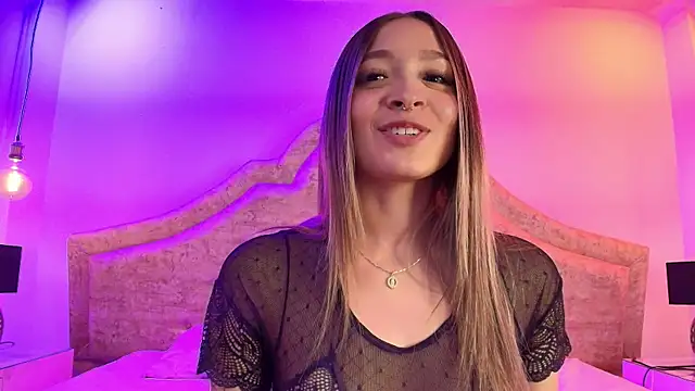 Victoria Adams14 online show from April 2026 03:35:01 AM