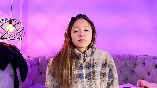 Victoria Adams14 online show from March 2025 11:27:02 AM