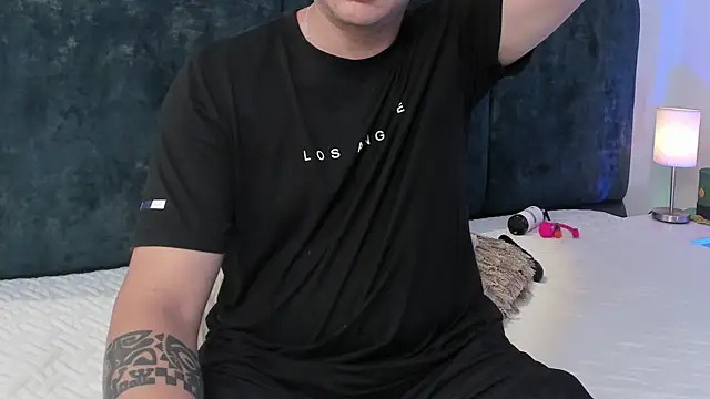 Snapshot of kataleyandliam chatting on March 2025 07:29:02 PM kataleyandliam online show from March 2025 07:29:02 PM