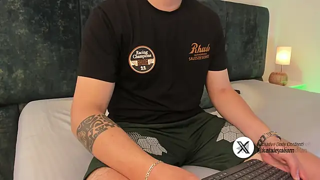 Snapshot of kataleyandliam chatting on March 2025 07:22:02 PM kataleyandliam online show from March 2025 07:22:02 PM