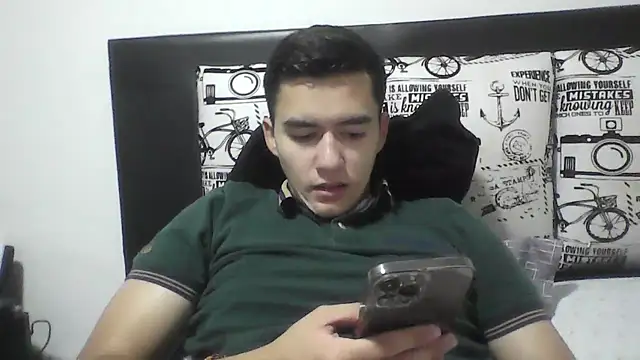 Snapshot of Estebitan_vm chatting on February 2026 04:21:02 AM Estebitan vm online show from February 2026 04:21:02 AM