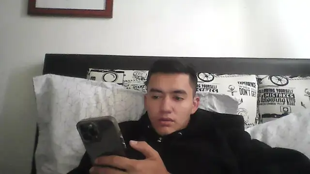 Snapshot of Estebitan_vm chatting on February 2026 01:39:01 PM Estebitan vm online show from February 2026 01:39:01 PM