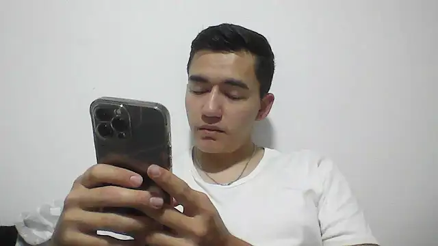 Snapshot of Estebitan_vm chatting on January 2026 02:48:02 AM Estebitan vm online show from January 2026 02:48:02 AM