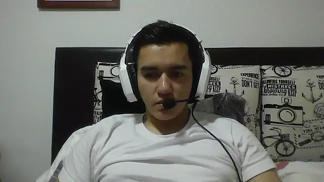 Snapshot of Estebitan_vm chatting on February 2026 04:58:01 AM Estebitan vm online show from February 2026 04:58:01 AM