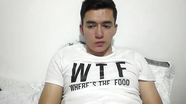 Snapshot of Estebitan_vm chatting on October 2025 04:02:02 AM Estebitan vm online show from October 2025 04:02:02 AM