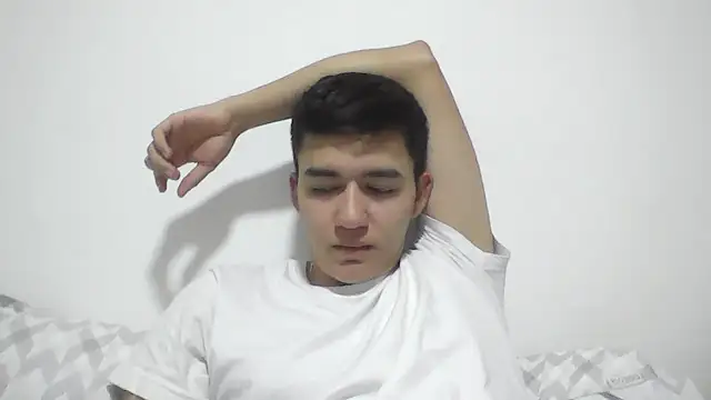 Snapshot of Estebitan_vm chatting on January 2026 04:49:02 AM Estebitan vm online show from January 2026 04:49:02 AM